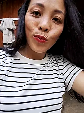 Snapshot of Ketyk6 chatting on 05-16-26, 10:36 Ketyk6 online show from 05-16-26, 10:36