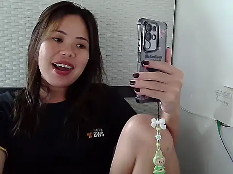 Snapshot of sweetciendy chatting on 05-16-26, 06:32 sweetciendy online show from 05-16-26, 06:32