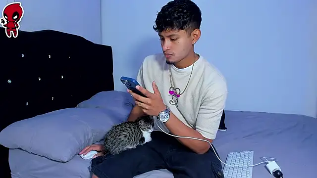 Snapshot of Thiago_snoop chatting on 03-20-26, 03:11 Thiago snoop online show from 03-20-26, 03:11