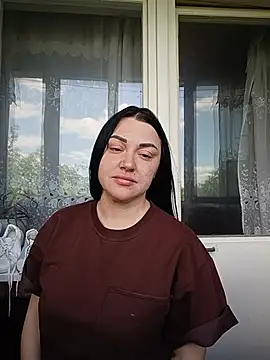 Snapshot of Elsie-Nora chatting on 06-19-26, 10:30 Elsie-Nora online show from 06-19-26, 10:30