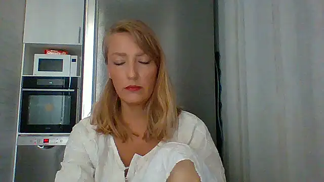 Snapshot of Satu8 chatting on 06-27-26, 10:53 Satu8 online show from 06-27-26, 10:53