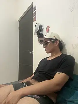 Hazhitr online show from 03-21-26, 02:38