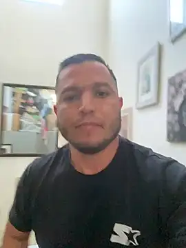 Snapshot of HOTB0Y18 chatting on 05-24-26, 01:54 HOTB0Y18 online show from 05-24-26, 01:54