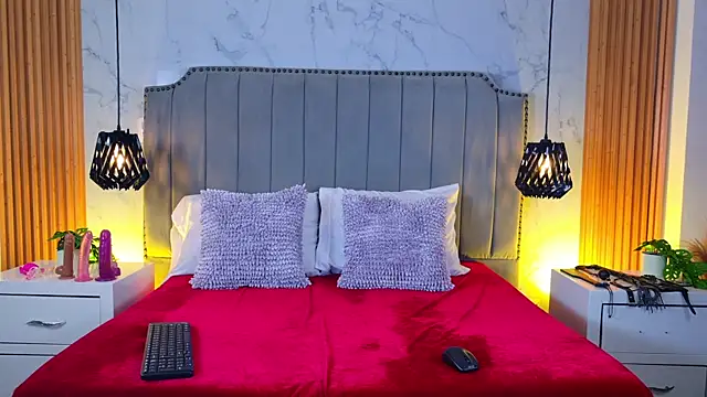 Kitty Lugo online show from 04-14-26, 01:39