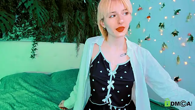 Kira  Cutie online show from 05-03-26, 09:10