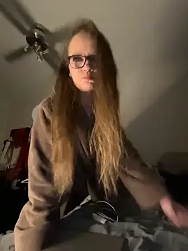 LizzieZ1975 online show from 05-11-26, 01:22