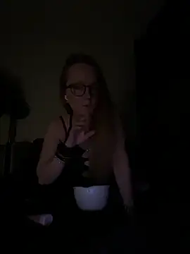 LizzieZ1975 online show from 05-16-26, 11:57