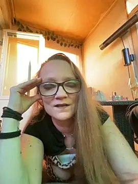 LizzieZ1975 online show from 05-22-26, 06:46