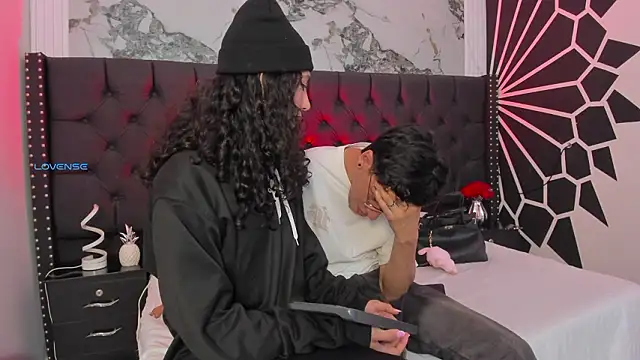 Snapshot of ArthurAndAllice chatting on 03-21-26, 05:56 ArthurAndAllice online show from 03-21-26, 05:56