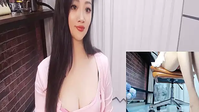 Snapshot of Latte-01 chatting on 07-01-26, 02:51 Latte-01 online show from 07-01-26, 02:51