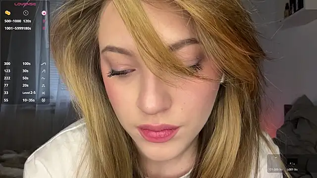 1Kellynaive online show from 04-24-26, 04:09