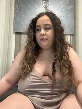 CurlyMaddie online show from 04-20-26, 04:43