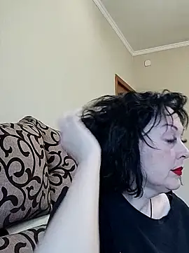 HelgaDennis online show from 05-11-26, 04:07