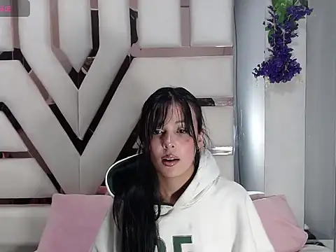 Snapshot of Salome_Saen_ chatting on 04-25-26, 01:41 Salome Saen online show from 04-25-26, 01:41