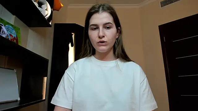 Snapshot of OhMyAlice chatting on 04-18-26, 03:38 OhMyAlice online show from 04-18-26, 03:38