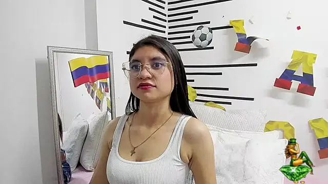 Snapshot of LindaCatalina_ chatting on 06-30-26, 12:50 LindaCatalina online show from 06-30-26, 12:50
