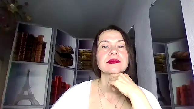 Selena Moo online show from 03-23-26, 06:39