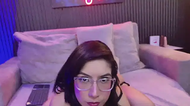 Snapshot of HannaMiller01_ chatting on 04-13-26, 07:52 HannaMiller01 online show from 04-13-26, 07:52