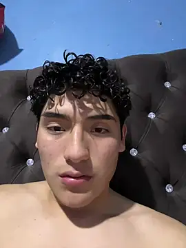 Snapshot of Piero_1369 chatting on 07-14-26, 01:52 Piero 1369 online show from 07-14-26, 01:52