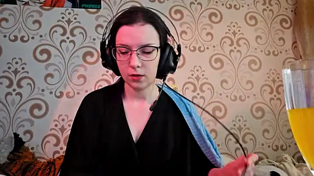 IsaSantella online show from 03-25-26, 09:04