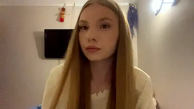 Snapshot of CarolineNine chatting on 04-25-26, 03:09 CarolineNine online show from 04-25-26, 03:09