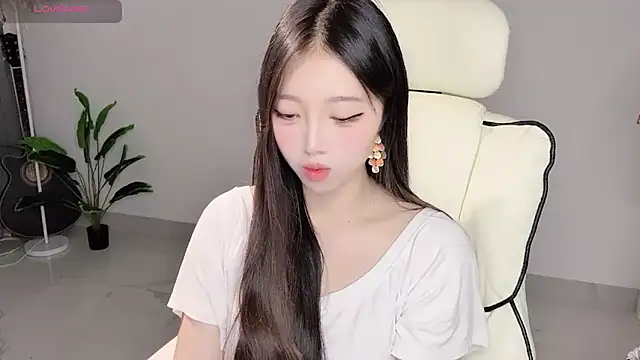 Yukiy8877 online show from 04-21-26, 01:42