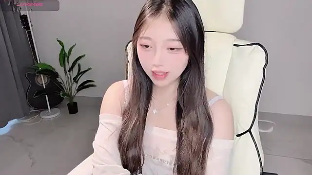 Yukiy8877 online show from 05-04-26, 12:39
