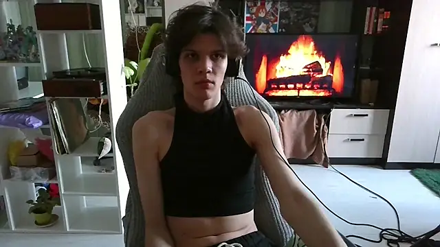 Snapshot of Lucius_Mo chatting on 04-03-26, 01:53 Lucius Mo online show from 04-03-26, 01:53