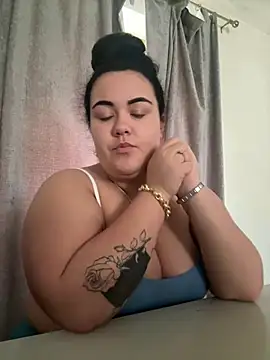 Khloeross online show from 05-23-26, 02:21