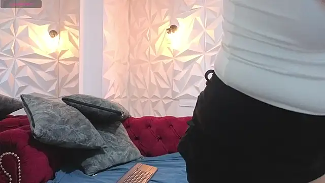 sara blue13 online show from 04-14-26, 06:14