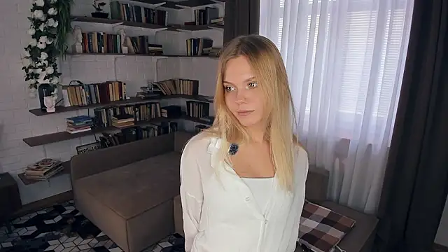 InesPiek online show from 03-25-26, 08:53