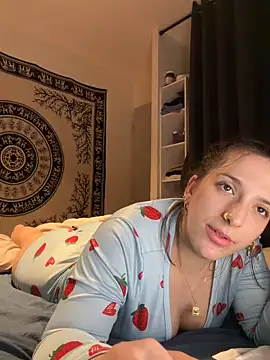 Snapshot of georginamoor chatting on 04-07-26, 09:15 georginamoor online show from 04-07-26, 09:15