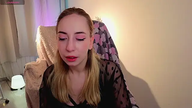 ShadowSparkle online show from 04-10-26, 10:47