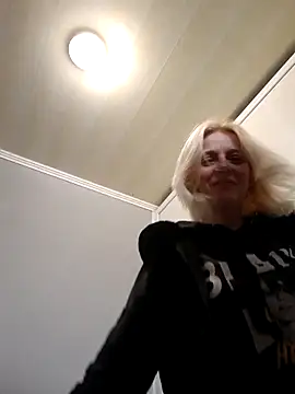 MiaLove183 online show from 03-28-26, 12:05