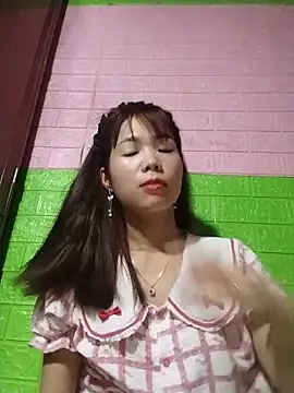 AmyLinee01 online show from 06-06-26, 11:59