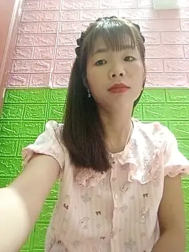 AmyLinee01 online show from 06-10-26, 05:28