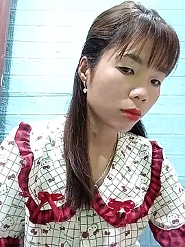 Snapshot of AmyLinee01 chatting on 07-15-26, 12:21 AmyLinee01 online show from 07-15-26, 12:21