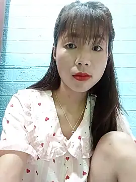 Snapshot of AmyLinee01 chatting on 07-21-26, 04:15 AmyLinee01 online show from 07-21-26, 04:15