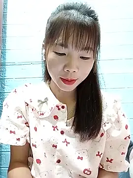 Snapshot of AmyLinee01 chatting on 07-24-26, 04:43 AmyLinee01 online show from 07-24-26, 04:43