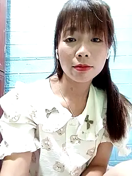 Snapshot of AmyLinee01 chatting on 07-28-26, 04:39 AmyLinee01 online show from 07-28-26, 04:39