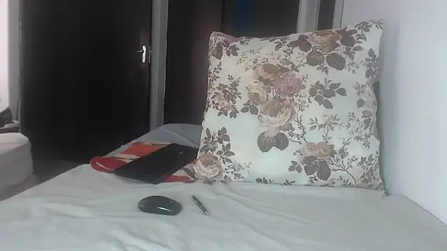 Lucia-boobs online show from 04-19-26, 06:54