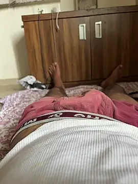 Snapshot of desihot-couple chatting on 07-11-26, 10:29 desihot-couple online show from 07-11-26, 10:29