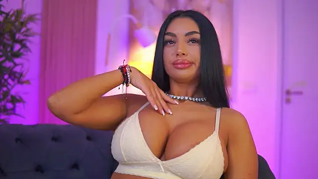 LatinaMorene online show from 04-16-26, 09:39