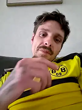 Snapshot of legars844 chatting on 04-03-26, 12:47 legars844 online show from 04-03-26, 12:47