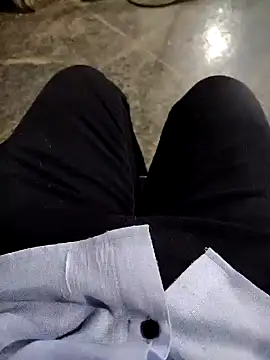 Snapshot of roselover2222 chatting on 03-27-26, 03:34 roselover2222 online show from 03-27-26, 03:34