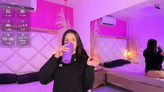 DaniandCute online show from 03-25-26, 06:19