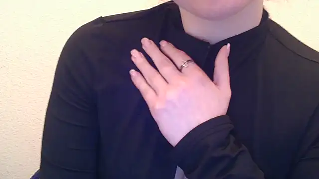 Snapshot of mery_lou20252 chatting on 03-24-26, 05:18 mery lou20252 online show from 03-24-26, 05:18