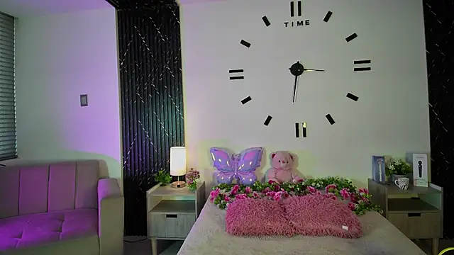 Snapshot of aurora_petitee chatting on 06-11-26, 01:20 aurora petitee online show from 06-11-26, 01:20