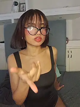Lucy Em online show from 05-11-26, 12:11