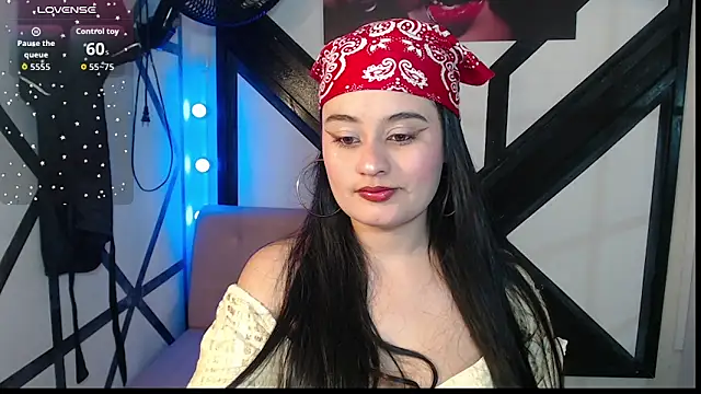 Snapshot of gabriela_tm1 chatting on 06-08-26, 01:44 gabriela tm1 online show from 06-08-26, 01:44